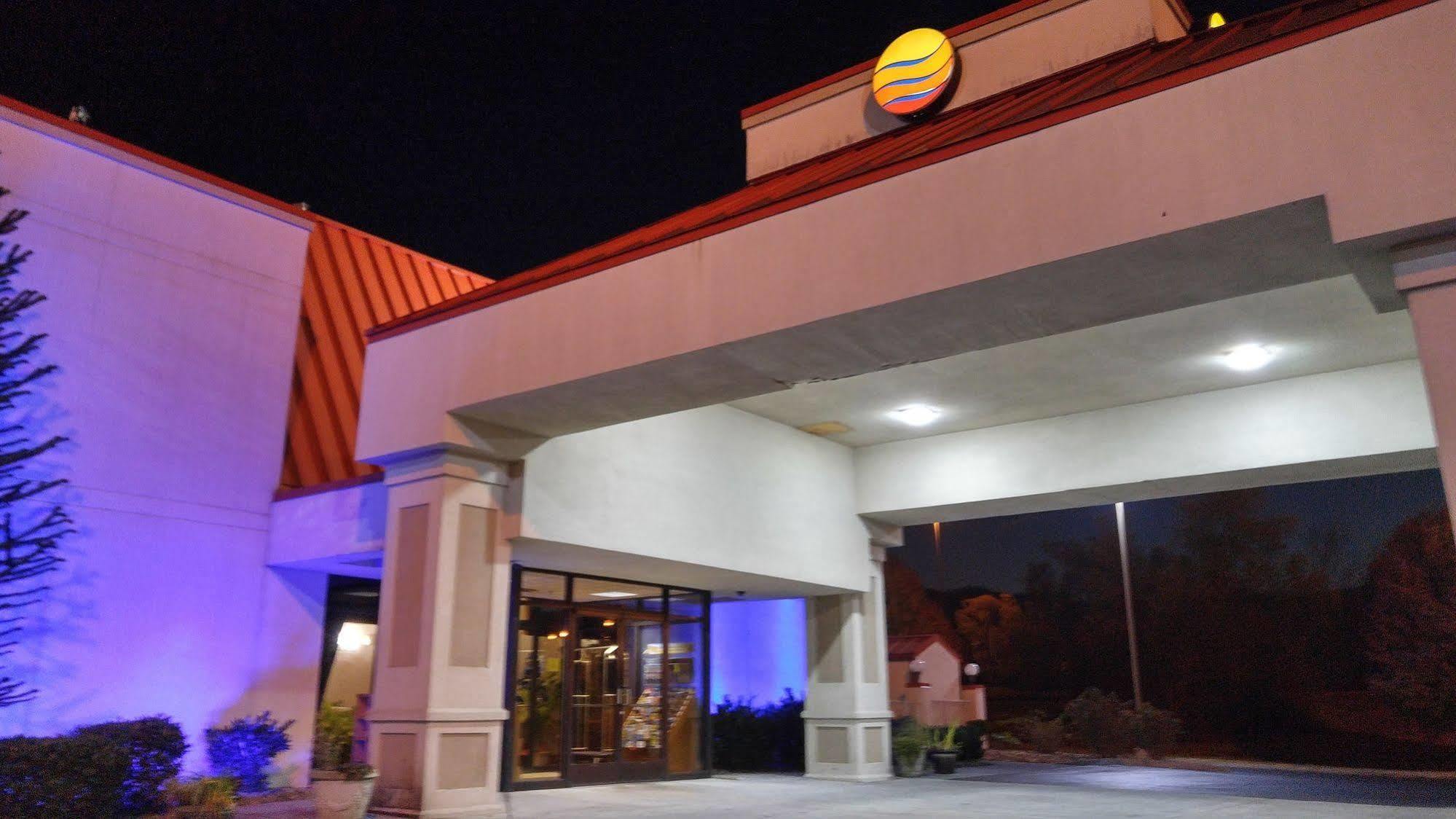 Econo Lodge Newport Eksteriør billede
